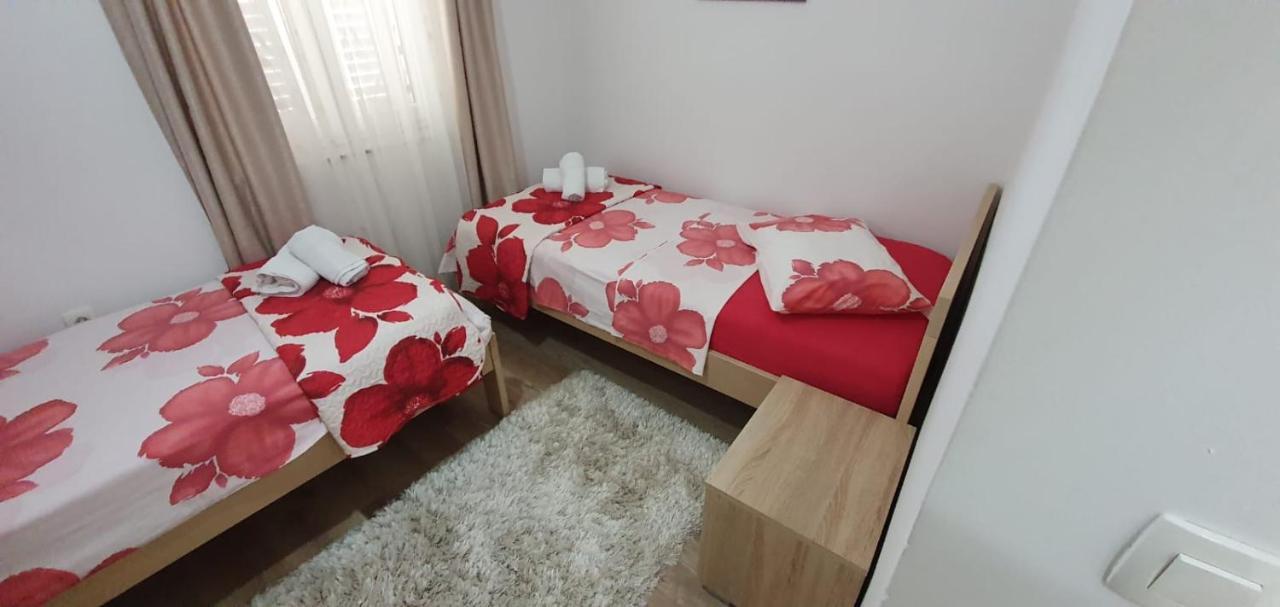 Apartments Agata Sibenik Exterior photo